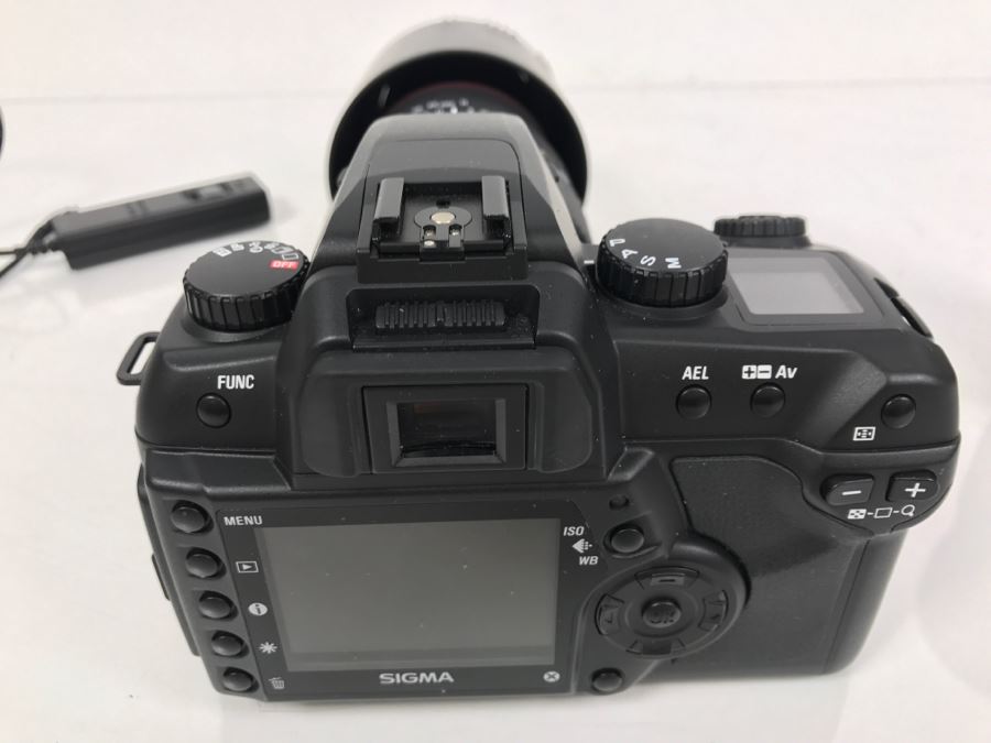 SIGMA Digital Camera SD14 14MP Digital SLR With Camera Case, SIGMA 50MM DG Macro Autofocus Lens And SIGMA 70–300mm F/4–5.6 APO DG Macro Lens - See All Photos [Photo 19]