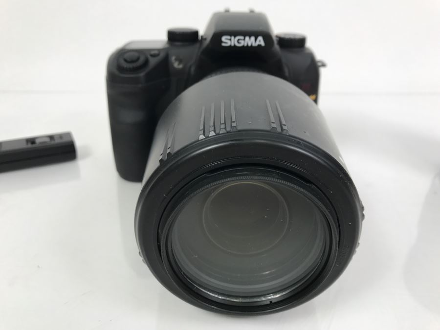 SIGMA Digital Camera SD14 14MP Digital SLR With Camera Case, SIGMA 50MM DG Macro Autofocus Lens And SIGMA 70–300mm F/4–5.6 APO DG Macro Lens - See All Photos [Photo 11]