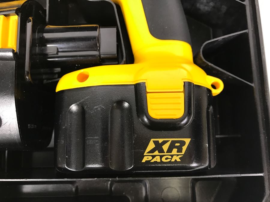 DeWalt Cordless Power Drill Driver DW996K-2 [Photo 6]