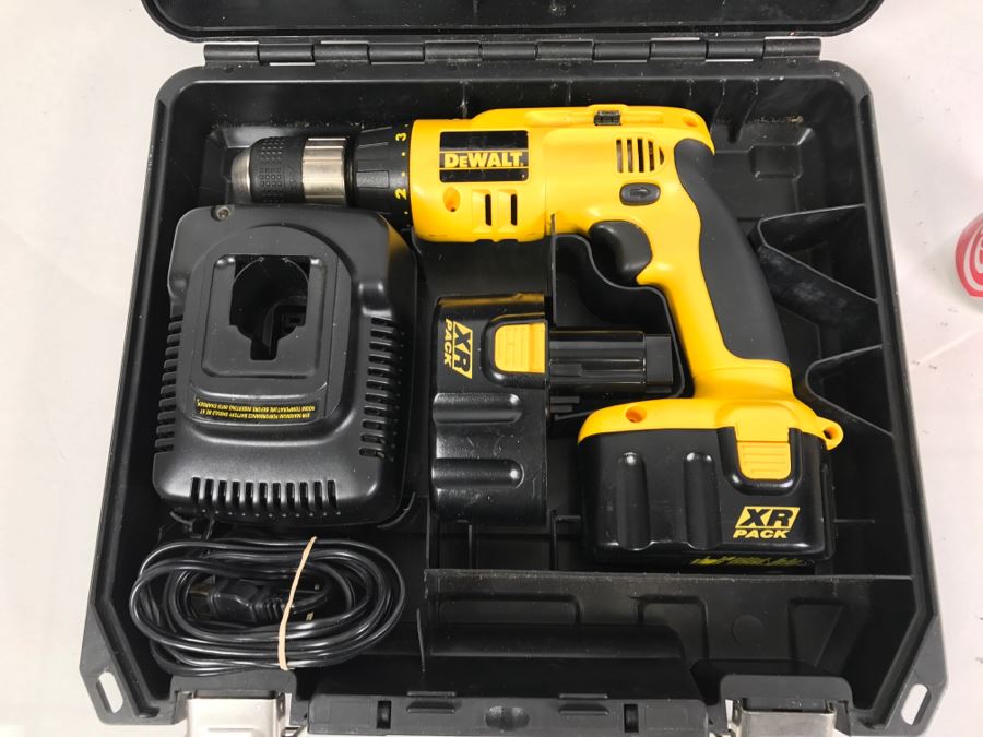DeWalt Cordless Power Drill Driver DW996K-2 [Photo 4]