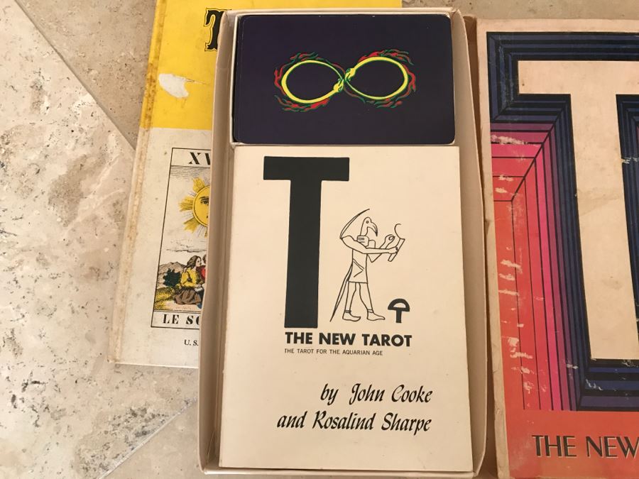 JUST ADDED - Various Vintage Tarot Cards And Tarot Card Books [Photo 6]