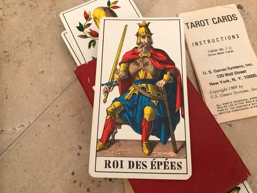 JUST ADDED - Various Vintage Tarot Cards And Tarot Card Books [Photo 12]