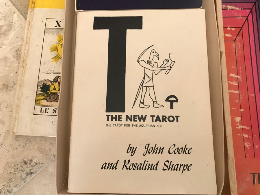 JUST ADDED - Various Vintage Tarot Cards And Tarot Card Books [Photo 7]