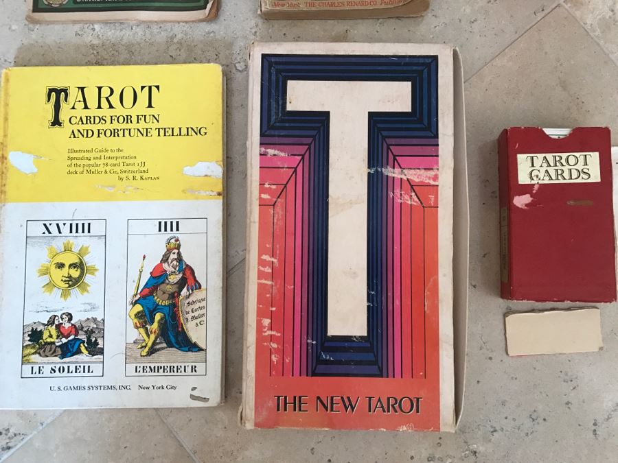 JUST ADDED - Various Vintage Tarot Cards And Tarot Card Books [Photo 3]