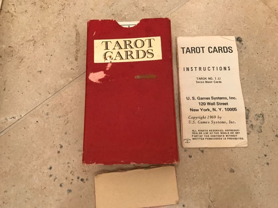 JUST ADDED - Various Vintage Tarot Cards And Tarot Card Books [Photo 9]