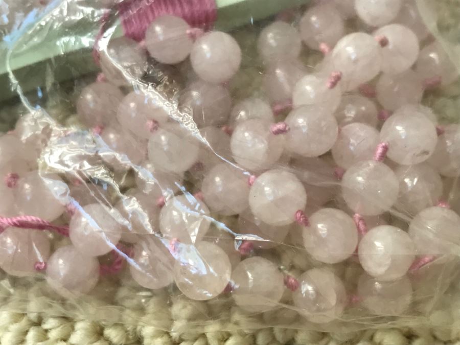 JUST ADDED - Vintage SINGER Sewing Supply Box With Various Jewelry Beads And Some Jewelry Pieces - See All Photos [Photo 16]