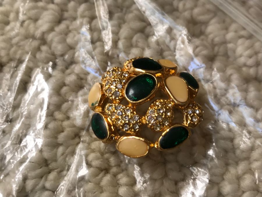 JUST ADDED - Vintage SINGER Sewing Supply Box With Various Jewelry Beads And Some Jewelry Pieces - See All Photos [Photo 20]