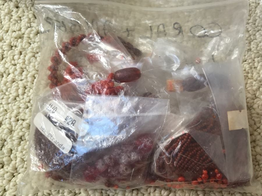 JUST ADDED - Vintage SINGER Sewing Supply Box With Various Jewelry Beads And Some Jewelry Pieces - See All Photos [Photo 9]