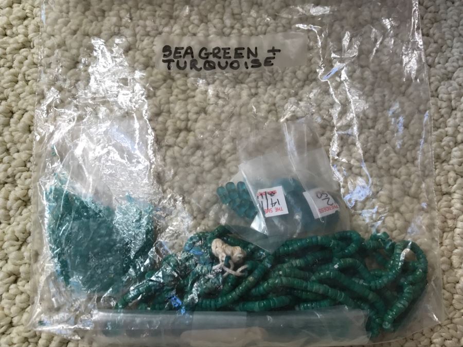 JUST ADDED - Vintage SINGER Sewing Supply Box With Various Jewelry Beads And Some Jewelry Pieces - See All Photos [Photo 10]