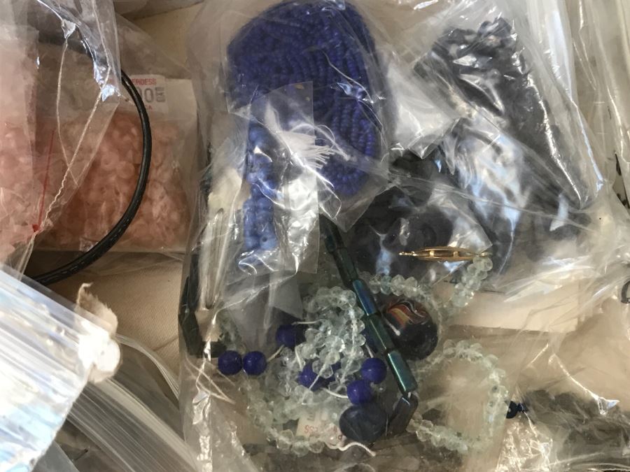 JUST ADDED - Vintage SINGER Sewing Supply Box With Various Jewelry Beads And Some Jewelry Pieces - See All Photos [Photo 28]