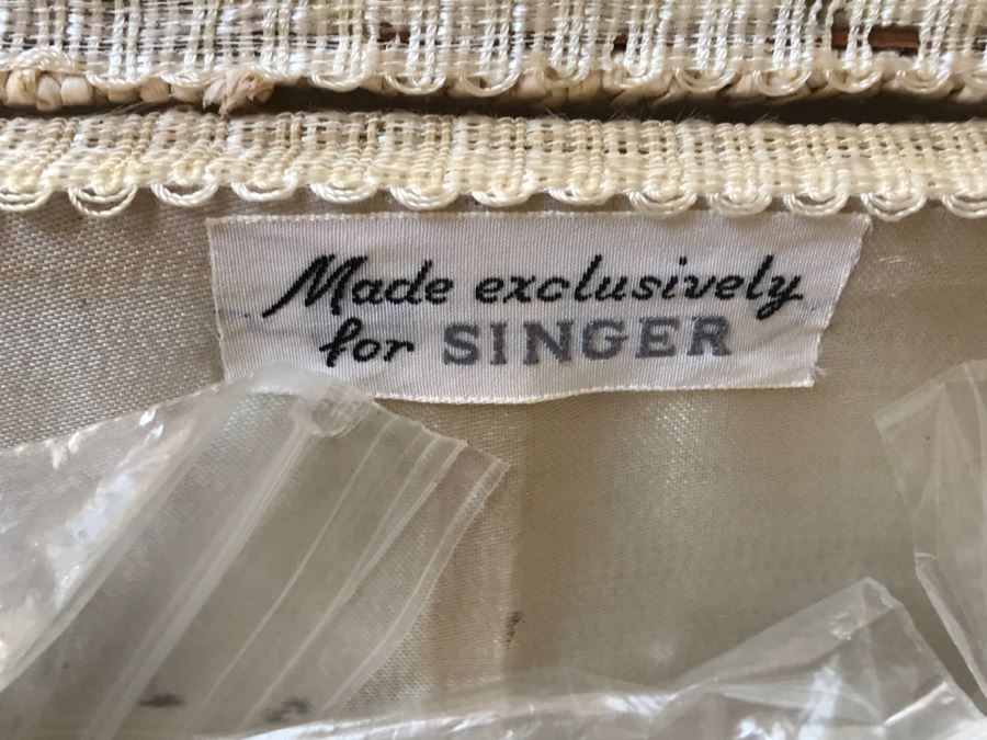 JUST ADDED - Vintage SINGER Sewing Supply Box With Various Jewelry Beads And Some Jewelry Pieces - See All Photos [Photo 18]