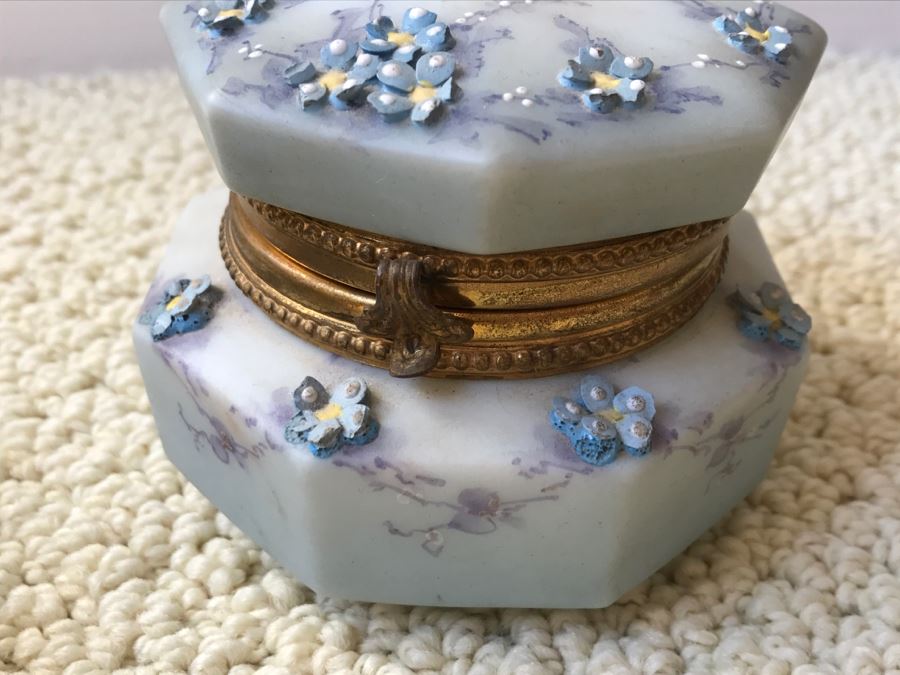 JUST ADDED - Various Items Including Brass Indian Sculpture With Stand, Cloisonne Vase, Japanese Trinket Box And Lacquer Box [Photo 19]