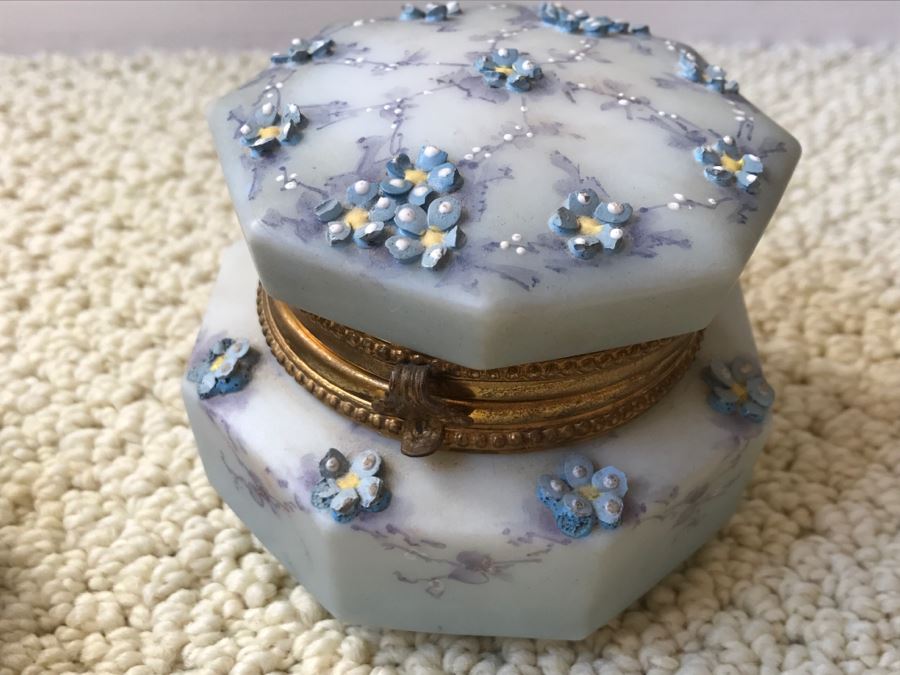 JUST ADDED - Various Items Including Brass Indian Sculpture With Stand, Cloisonne Vase, Japanese Trinket Box And Lacquer Box [Photo 17]