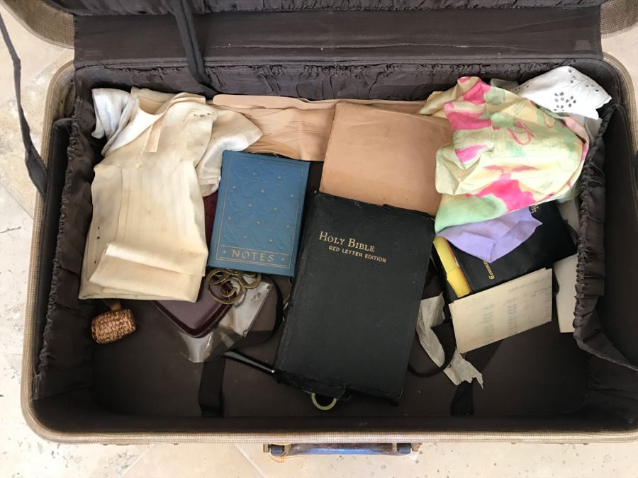 Vintage OSHKOSH Trunks Luggage With Various Items Including Several Pipes, Books And Various Items - See Photos [Photo 3]