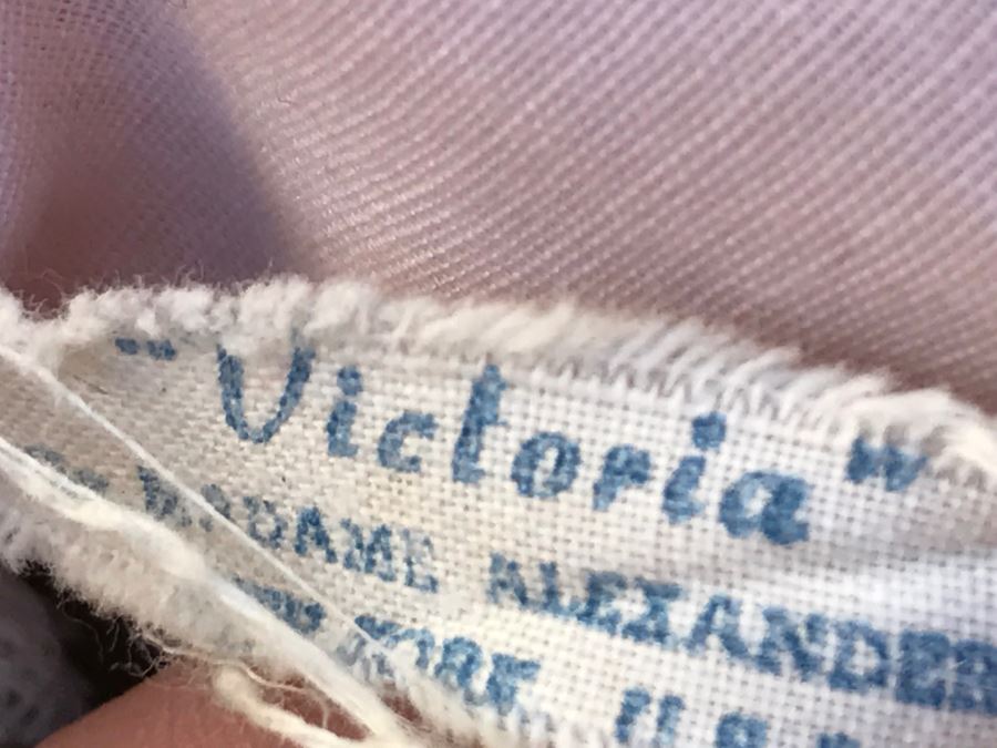 JUST ADDED - Vintage 1966 Madame Alexander Doll 'Victoria' [Photo 9]