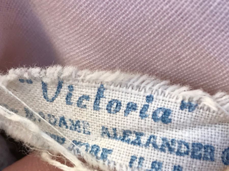 JUST ADDED - Vintage 1966 Madame Alexander Doll 'Victoria' [Photo 10]