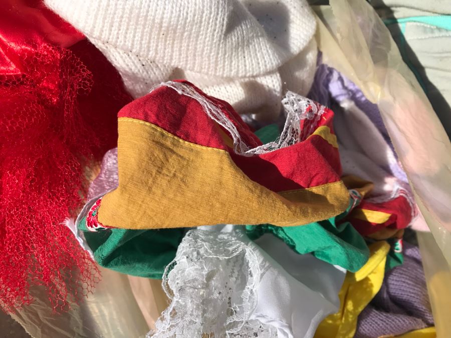 JUST ADDED - Huge Cabbage Patch Doll Collection With Bag Of Cabbage Patch Doll Clothes Includes Early Dolls - See All Photos [Photo 6]