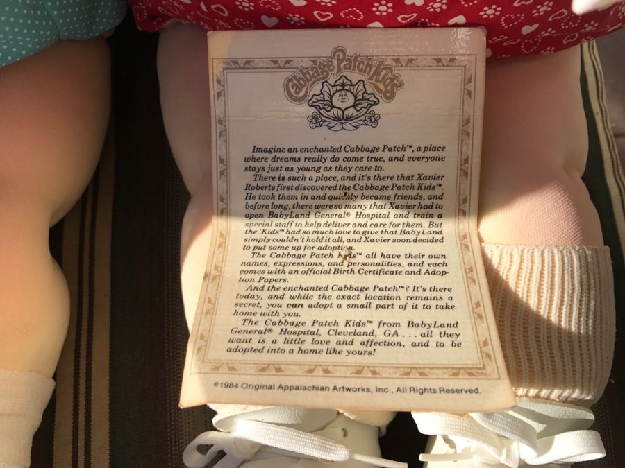 JUST ADDED - Huge Cabbage Patch Doll Collection With Bag Of Cabbage Patch Doll Clothes Includes Early Dolls - See All Photos [Photo 30]