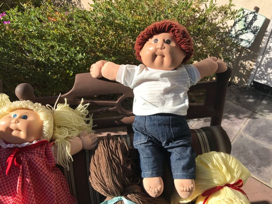 JUST ADDED - Huge Cabbage Patch Doll Collection With Bag Of Cabbage Patch Doll Clothes Includes Early Dolls - See All Photos [Photo 21]