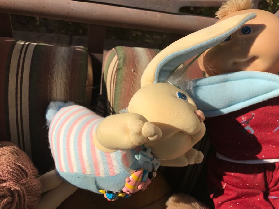 JUST ADDED - Huge Cabbage Patch Doll Collection With Bag Of Cabbage Patch Doll Clothes Includes Early Dolls - See All Photos [Photo 13]