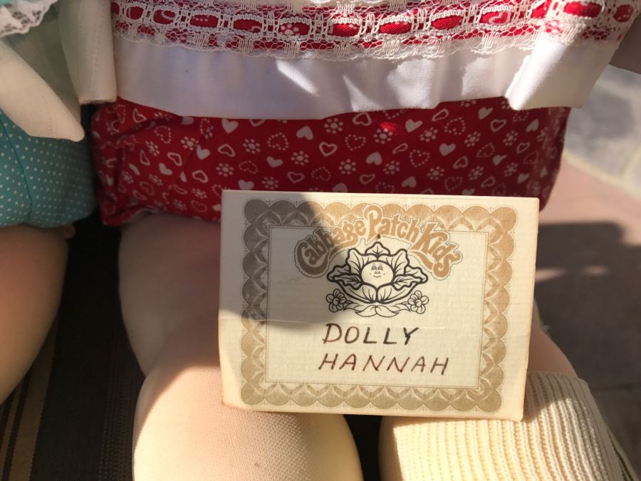 JUST ADDED - Huge Cabbage Patch Doll Collection With Bag Of Cabbage Patch Doll Clothes Includes Early Dolls - See All Photos [Photo 29]