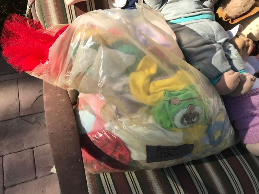 JUST ADDED - Huge Cabbage Patch Doll Collection With Bag Of Cabbage Patch Doll Clothes Includes Early Dolls - See All Photos [Photo 5]