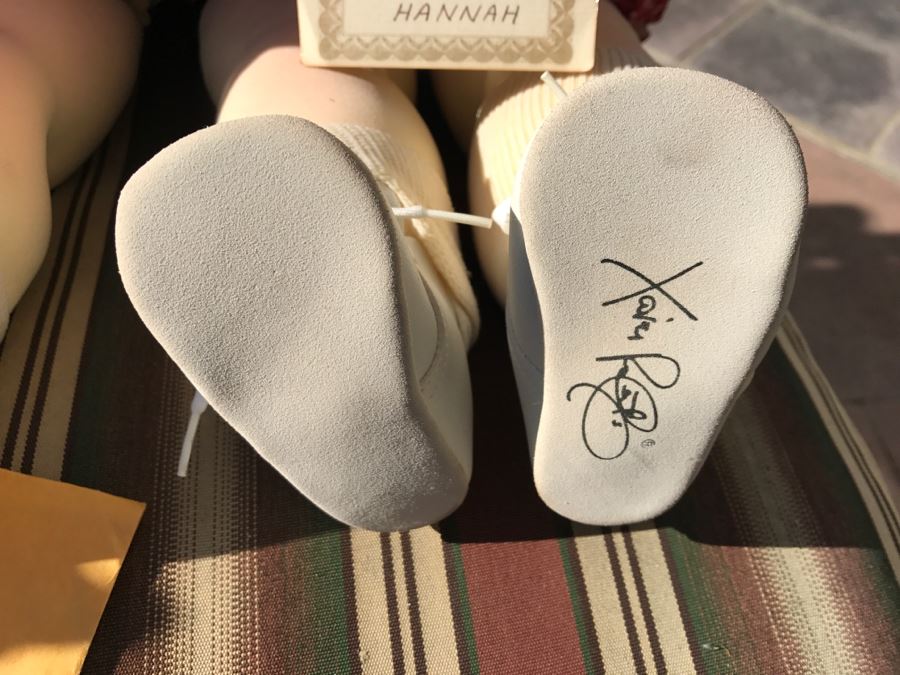 JUST ADDED - Huge Cabbage Patch Doll Collection With Bag Of Cabbage Patch Doll Clothes Includes Early Dolls - See All Photos [Photo 28]