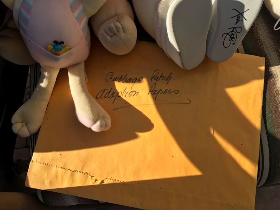 JUST ADDED - Huge Cabbage Patch Doll Collection With Bag Of Cabbage Patch Doll Clothes Includes Early Dolls - See All Photos [Photo 23]