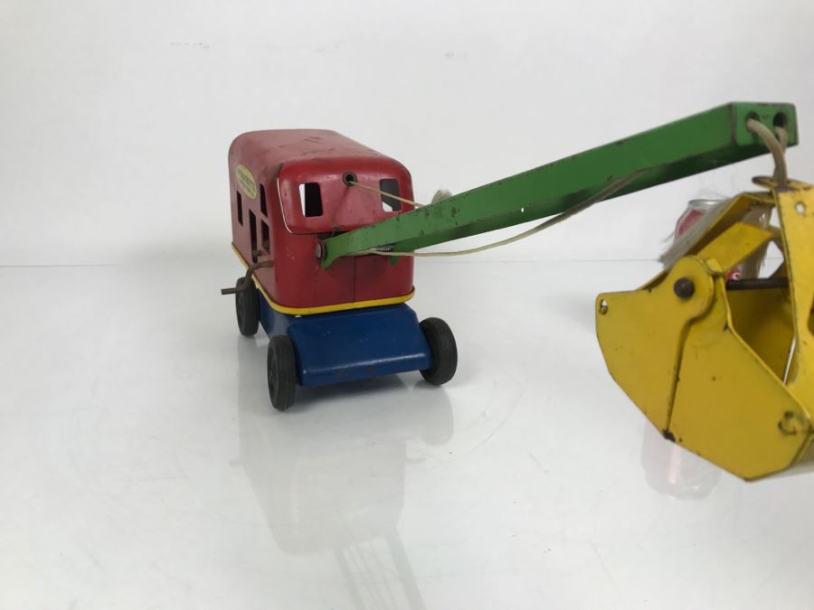 Vintage 1940/50's Wyandotte Construction Co Pressed Steel Toy Crane [Photo 8]
