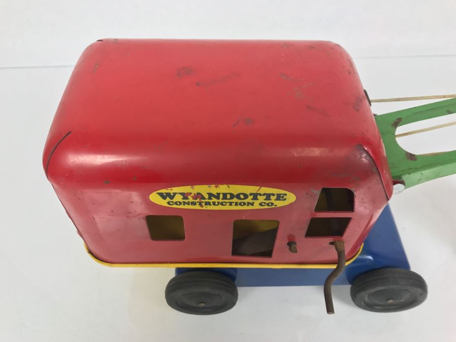 Vintage 1940/50's Wyandotte Construction Co Pressed Steel Toy Crane [Photo 12]