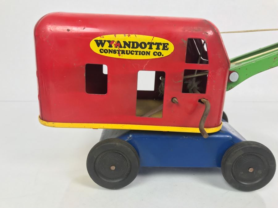 Vintage 1940/50's Wyandotte Construction Co Pressed Steel Toy Crane [Photo 11]