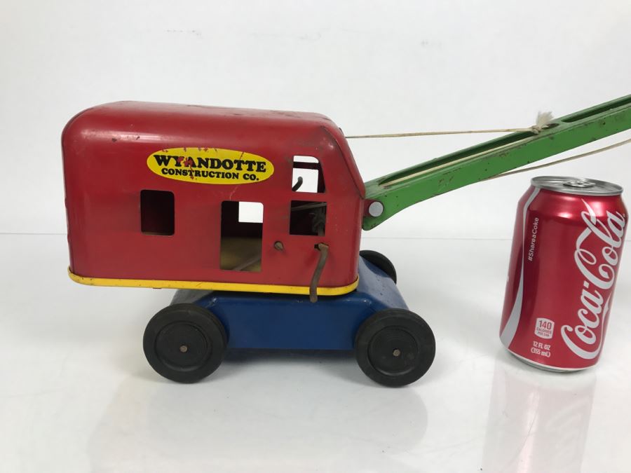Vintage 1940/50's Wyandotte Construction Co Pressed Steel Toy Crane [Photo 10]