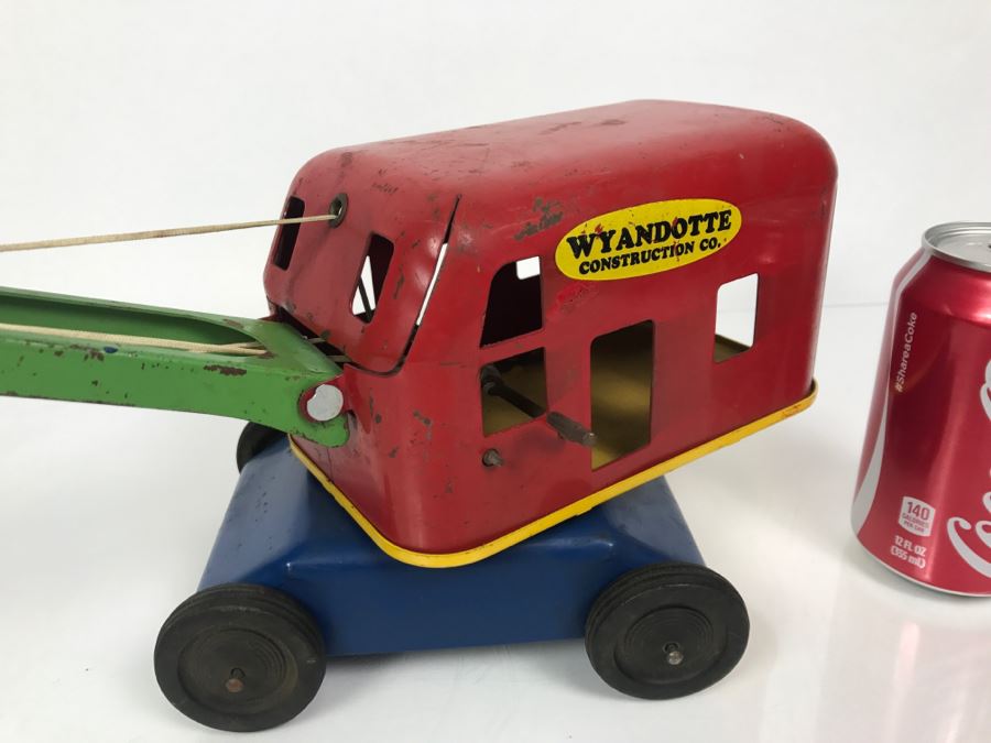 Vintage 1940/50's Wyandotte Construction Co Pressed Steel Toy Crane [Photo 4]