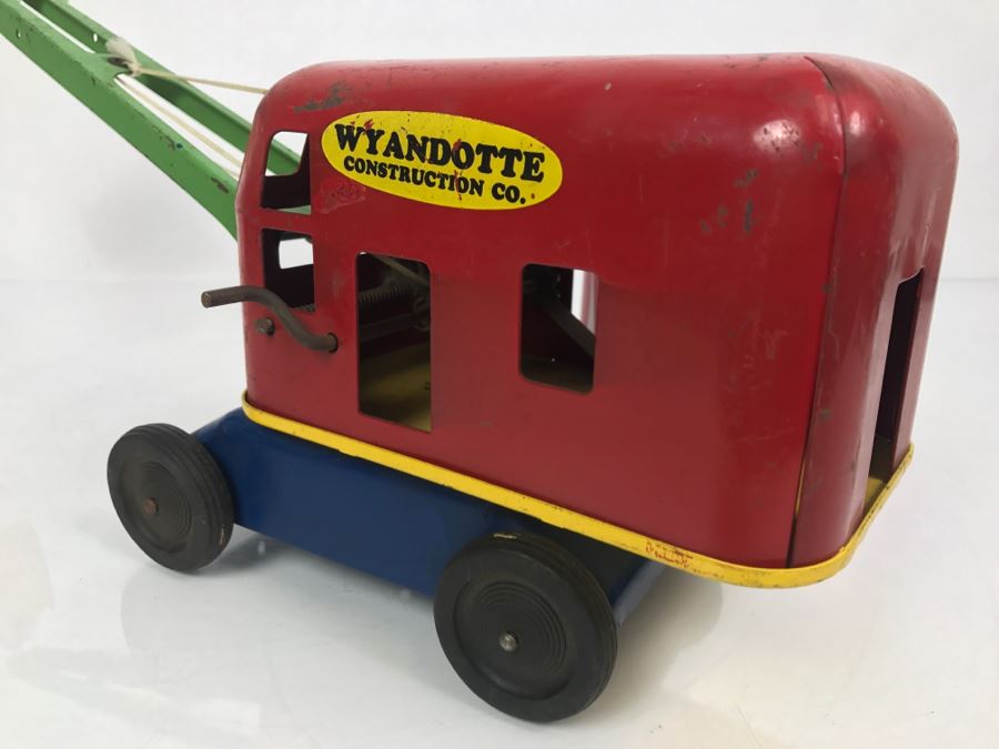 Vintage 1940/50's Wyandotte Construction Co Pressed Steel Toy Crane [Photo 19]