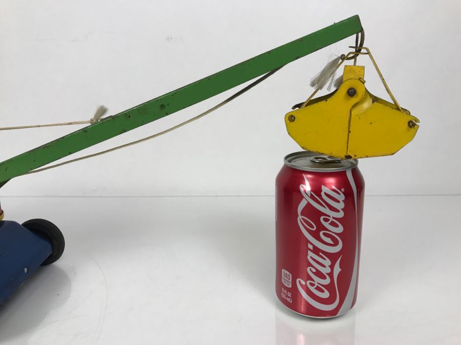 Vintage 1940/50's Wyandotte Construction Co Pressed Steel Toy Crane [Photo 9]