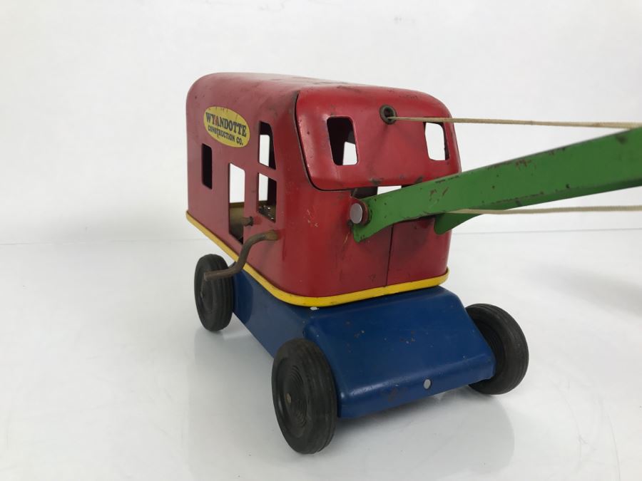 Vintage 1940/50's Wyandotte Construction Co Pressed Steel Toy Crane [Photo 7]