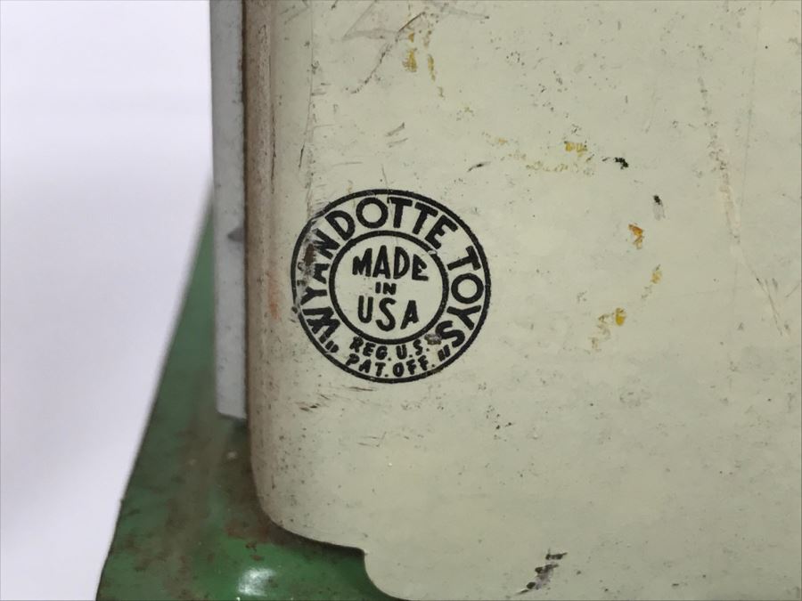 Vintage 1940/50's Wyandotte Toys Pressed Steel Service E Wrecker Truck Toy [Photo 19]