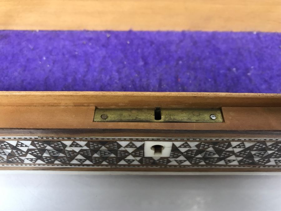 Stunning Geometric Metal And Bone Inlay Wooden Footed Box [Photo 22]