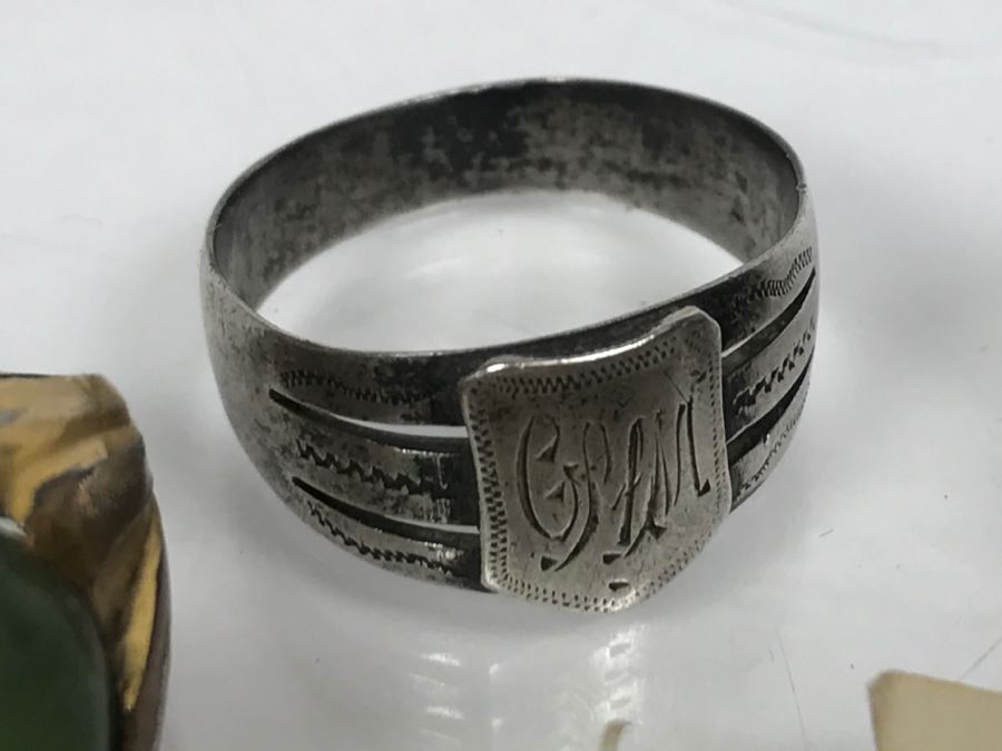 Men's Lot With Sterling Silver GM Monogramed Ring, Cufflinks, Gold Tone Ring, Old Photo And Claw [Photo 4]