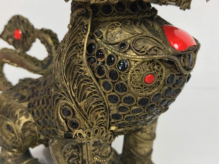 Old Nepalese Tibetan Brass Filigree Foo Dog Lion Snuff Bottle With Inlayed Coral And Black Stones [Photo 25]