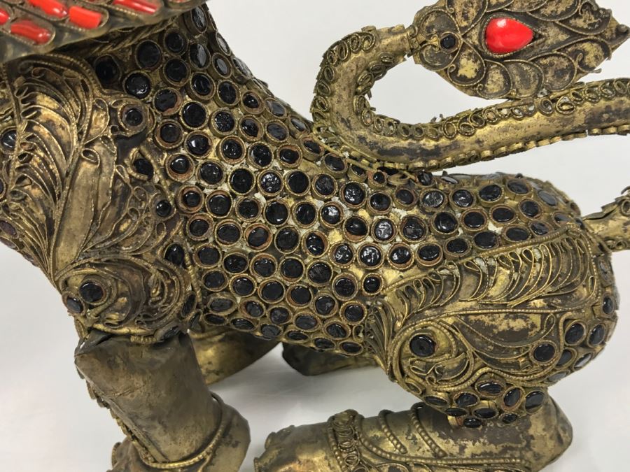Old Nepalese Tibetan Brass Filigree Foo Dog Lion Snuff Bottle With Inlayed Coral And Black Stones [Photo 15]