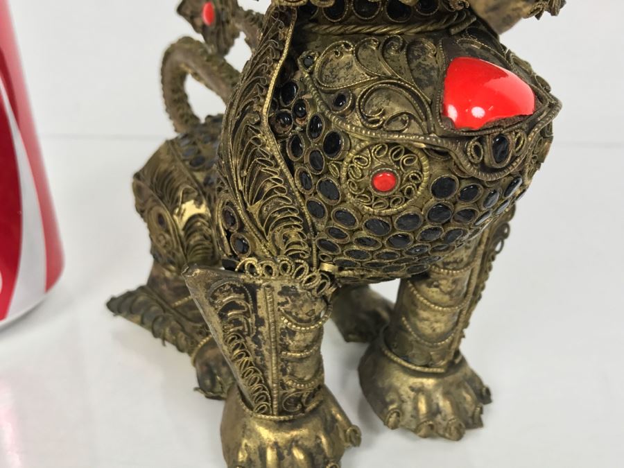 Old Nepalese Tibetan Brass Filigree Foo Dog Lion Snuff Bottle With Inlayed Coral And Black Stones [Photo 4]
