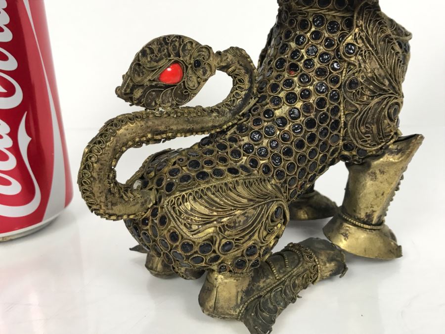 Old Nepalese Tibetan Brass Filigree Foo Dog Lion Snuff Bottle With Inlayed Coral And Black Stones [Photo 19]