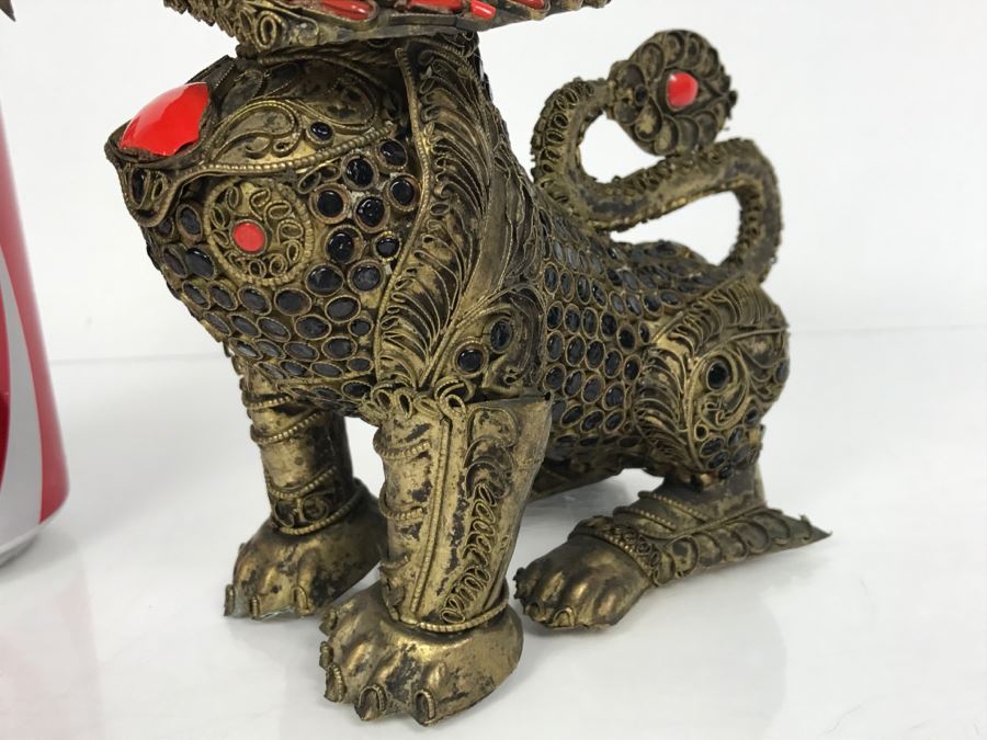 Old Nepalese Tibetan Brass Filigree Foo Dog Lion Snuff Bottle With Inlayed Coral And Black Stones [Photo 11]