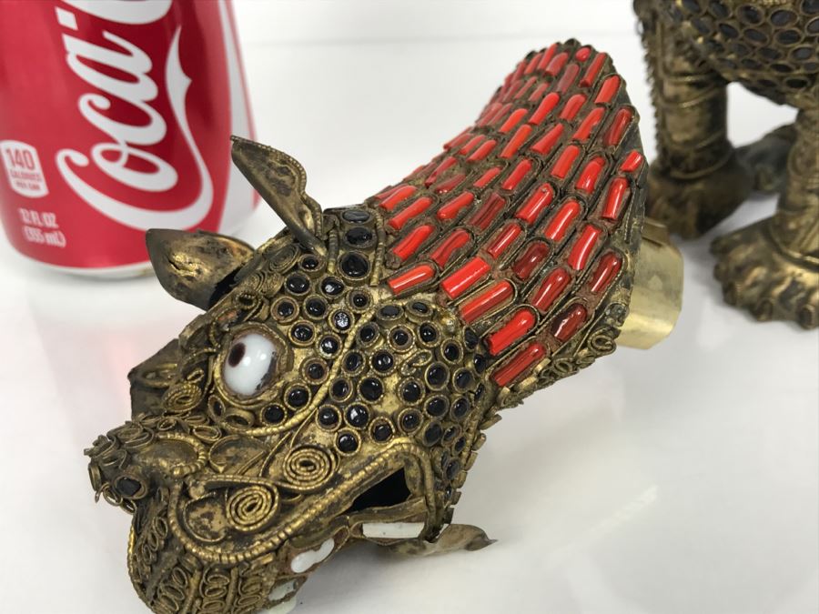 Old Nepalese Tibetan Brass Filigree Foo Dog Lion Snuff Bottle With Inlayed Coral And Black Stones [Photo 31]