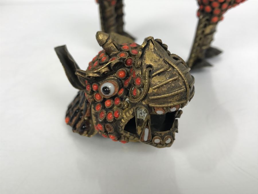 Old Nepalese Tibetan Brass Filigree Foo Dog Lion Snuff Bottle With Inlayed Coral, Turquoise And Black Stones [Photo 26]