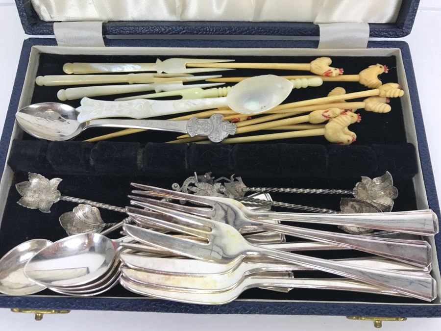 Box Filled With Collection Of Silverplate Forks And Spoons, Mother Of Pearl Spoon And Forks, Souvenir Spoon, 800 Silver Spoons And More - See All Photos [Photo 3]