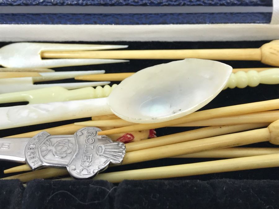 Box Filled With Collection Of Silverplate Forks And Spoons, Mother Of Pearl Spoon And Forks, Souvenir Spoon, 800 Silver Spoons And More - See All Photos [Photo 10]