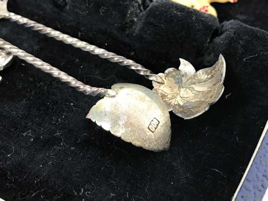 Box Filled With Collection Of Silverplate Forks And Spoons, Mother Of Pearl Spoon And Forks, Souvenir Spoon, 800 Silver Spoons And More - See All Photos [Photo 15]