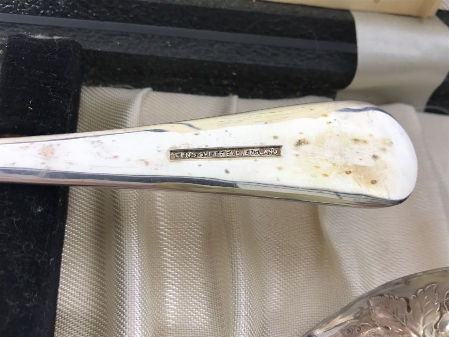 Raimond Sheffield England Repousse Silverplate Salad Serving Set In Case [Photo 7]